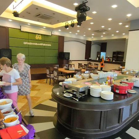 Mayflower Grande Hotel Phitsanulok Exterior photo