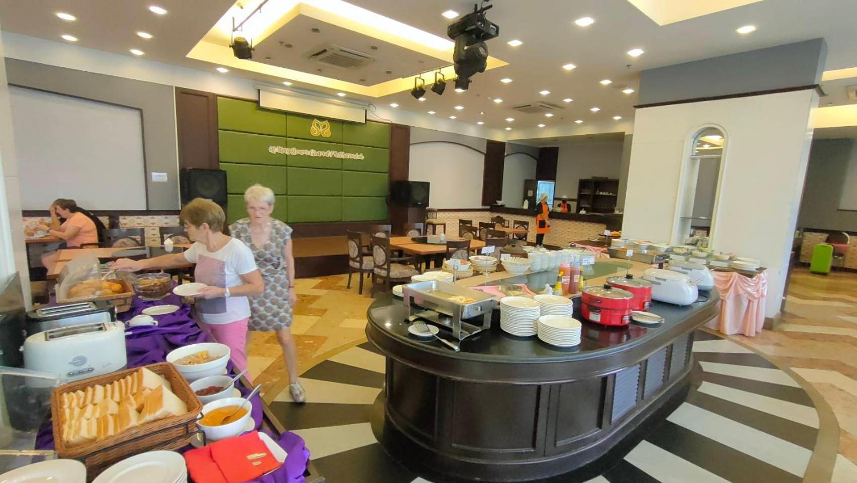Mayflower Grande Hotel Phitsanulok Exterior photo