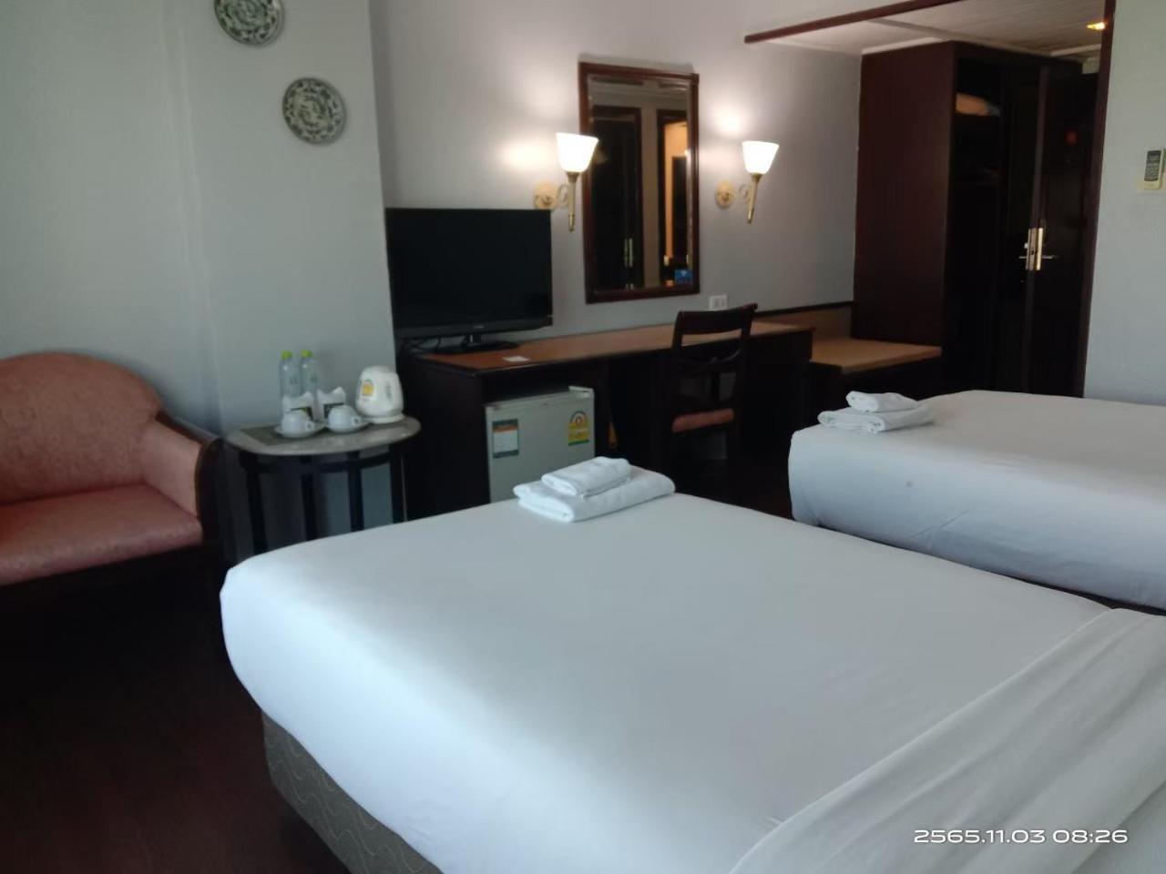 Mayflower Grande Hotel Phitsanulok Exterior photo