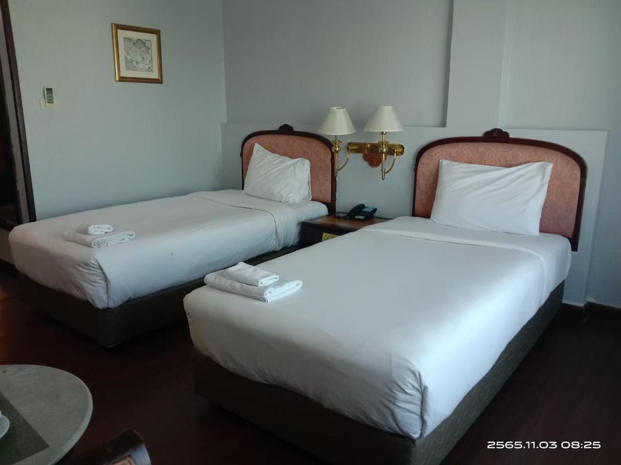 Mayflower Grande Hotel Phitsanulok Exterior photo