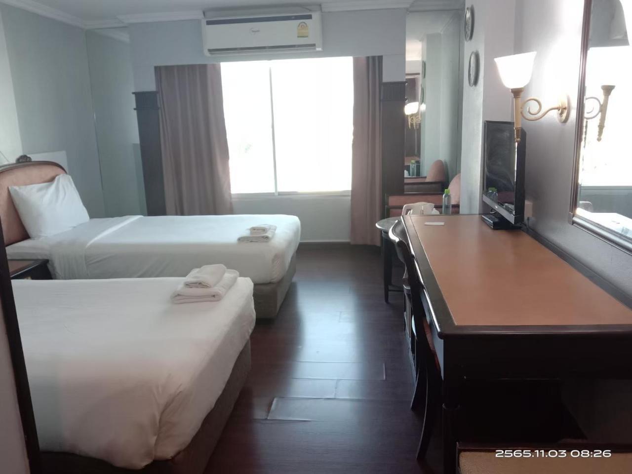 Mayflower Grande Hotel Phitsanulok Exterior photo