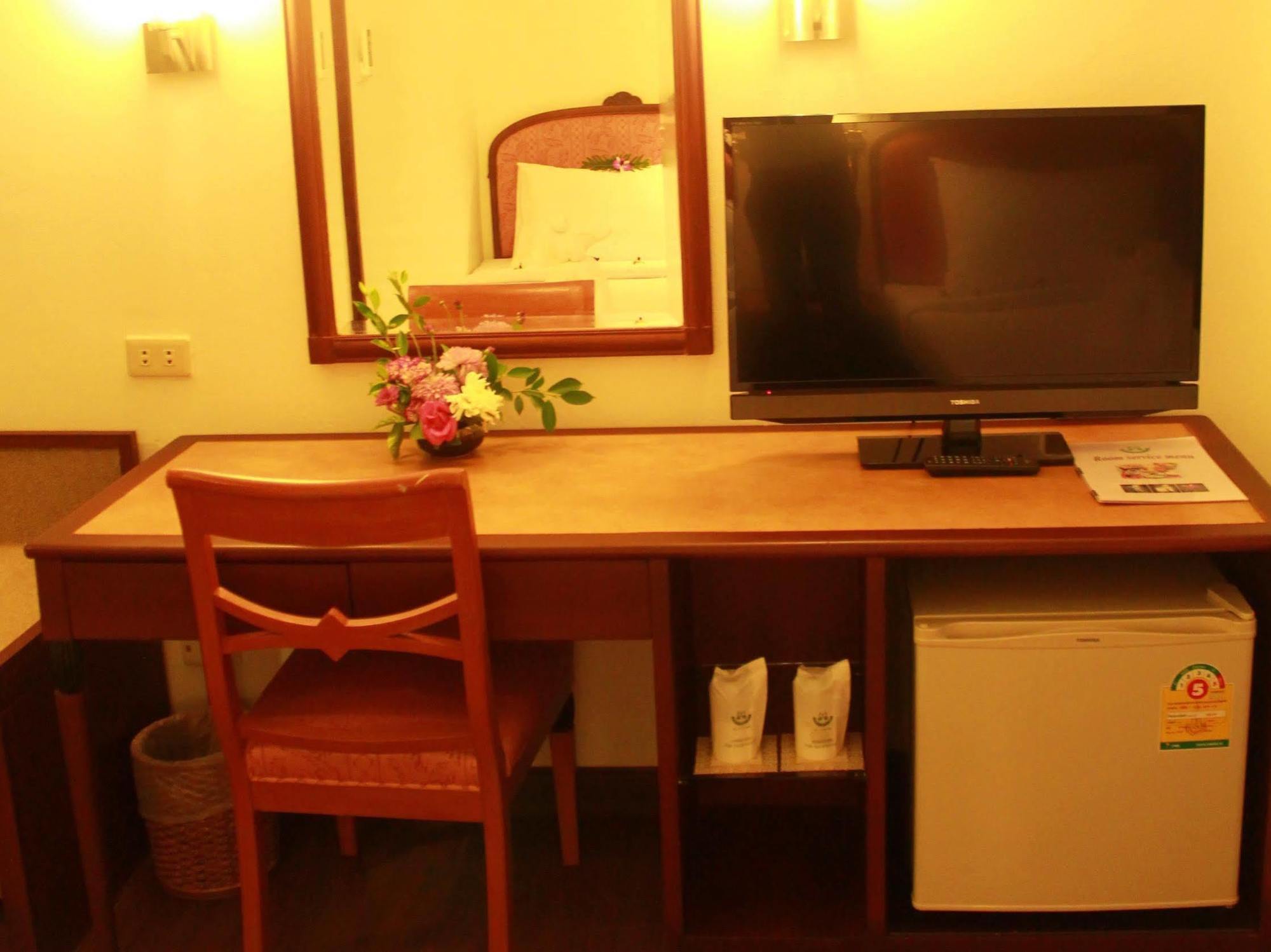 Mayflower Grande Hotel Phitsanulok Exterior photo