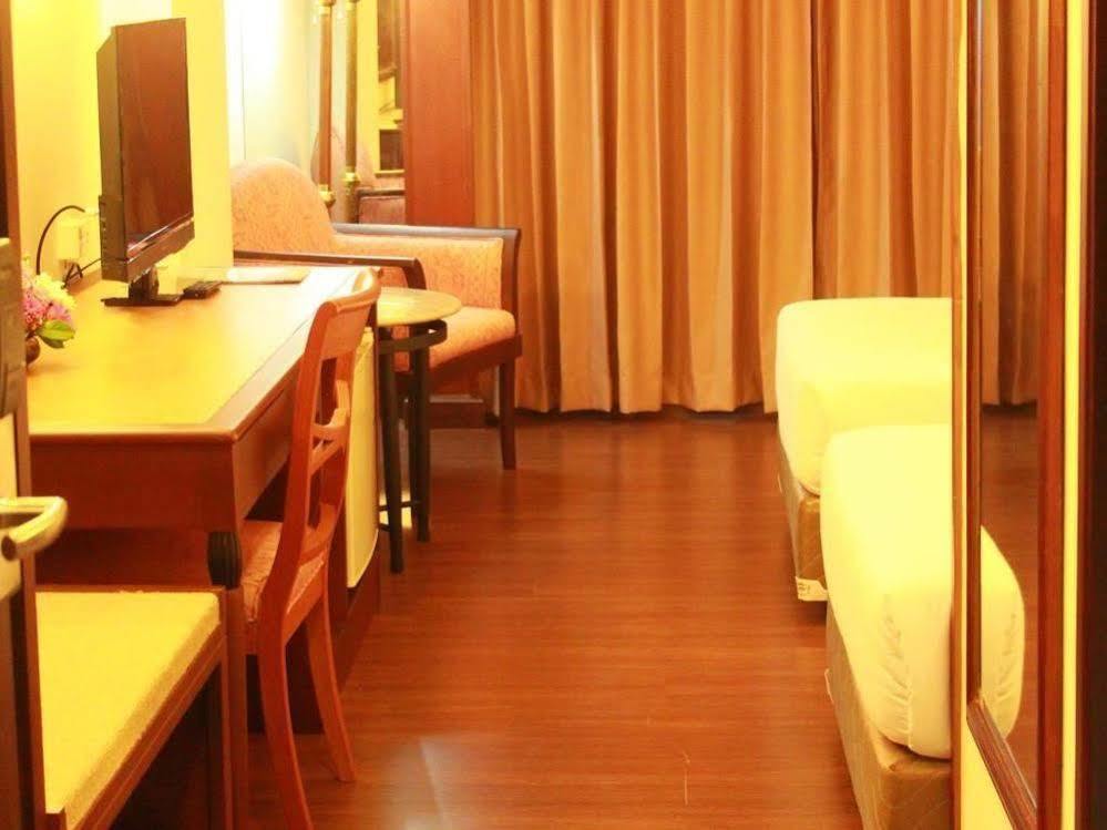Mayflower Grande Hotel Phitsanulok Exterior photo